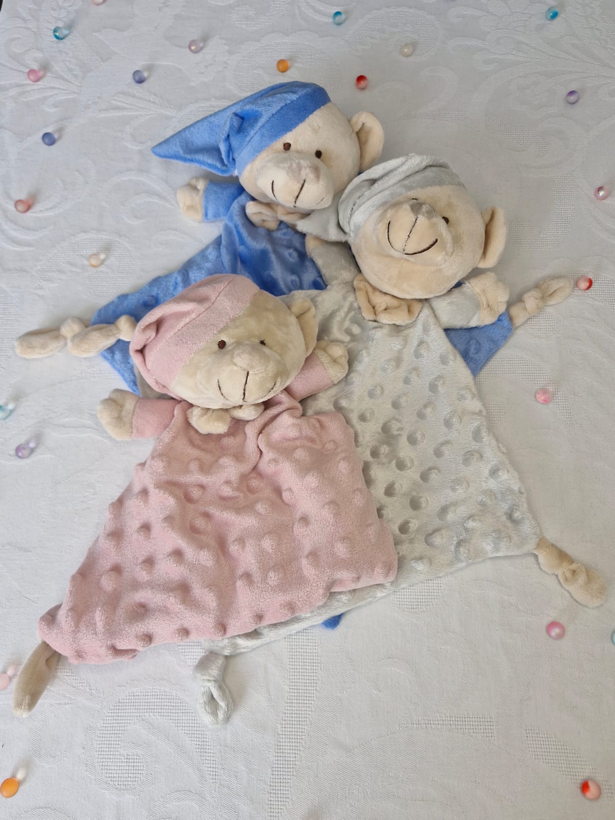 Ours en peluche avec mouchoir