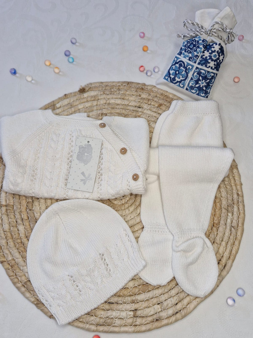 Ensemble bébé tricoté 3 pièces